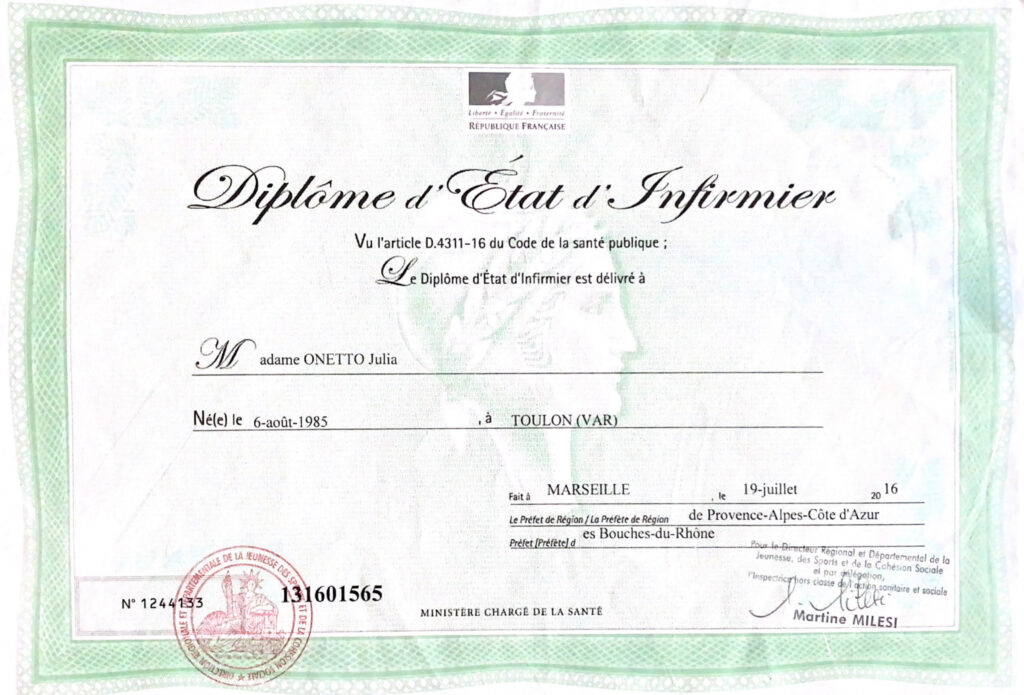 à propos Centre Laser Julia Onetto : diplôme infirmière d